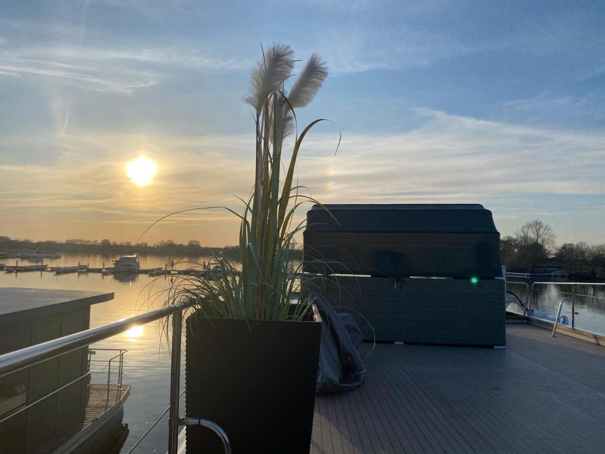 Hausboot Buddy Weyhe Екстериор снимка