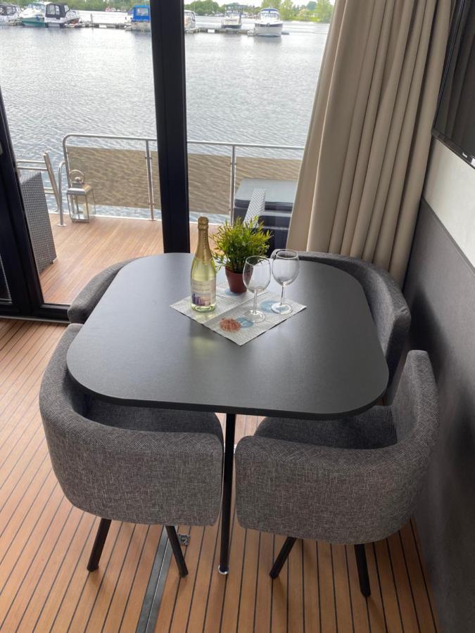 Hausboot Buddy Weyhe Екстериор снимка
